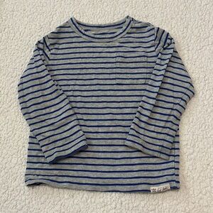 🟡Long sleeve babyGap shirt size 3 years